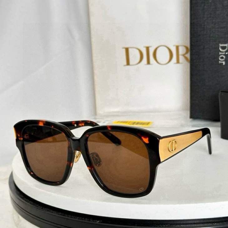 Picture of Dior Sunglasses _SKUfw79479126fw